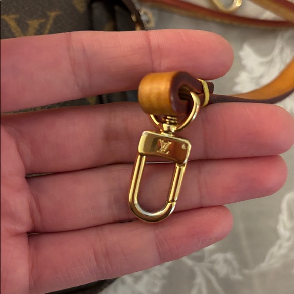 Louis Vuitton Pochette - Picture 6 of 14